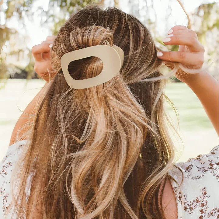 Chic&Clip – Confort assuré, cheveux toujours en place.